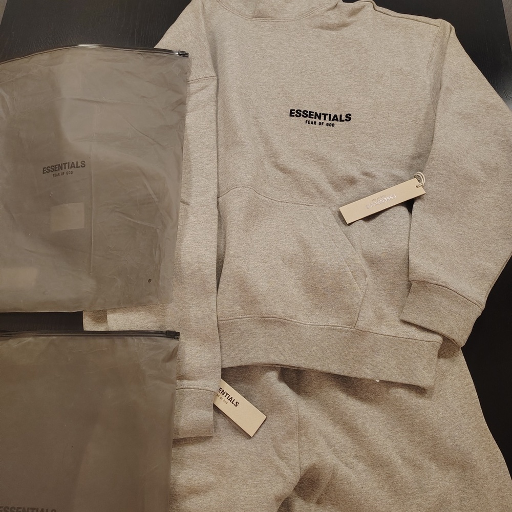 Essentials hoodie FEAR OF GOD dark oatmea sizeS Never worn SUIT